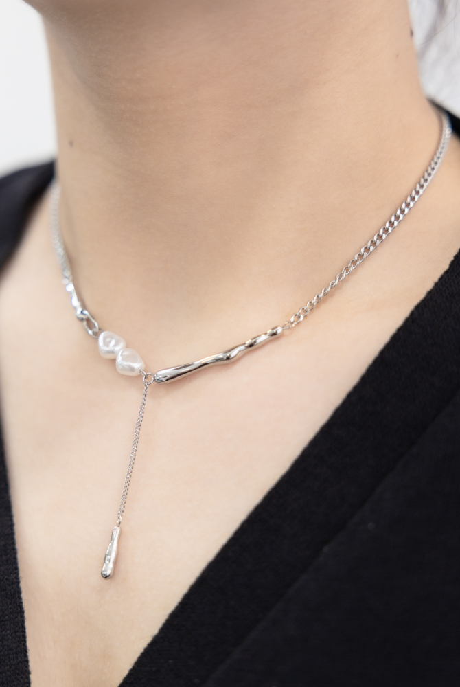 목걸이 小珍珠固定式短Y字鍊墜小柱體喜平鍊 / 銀色