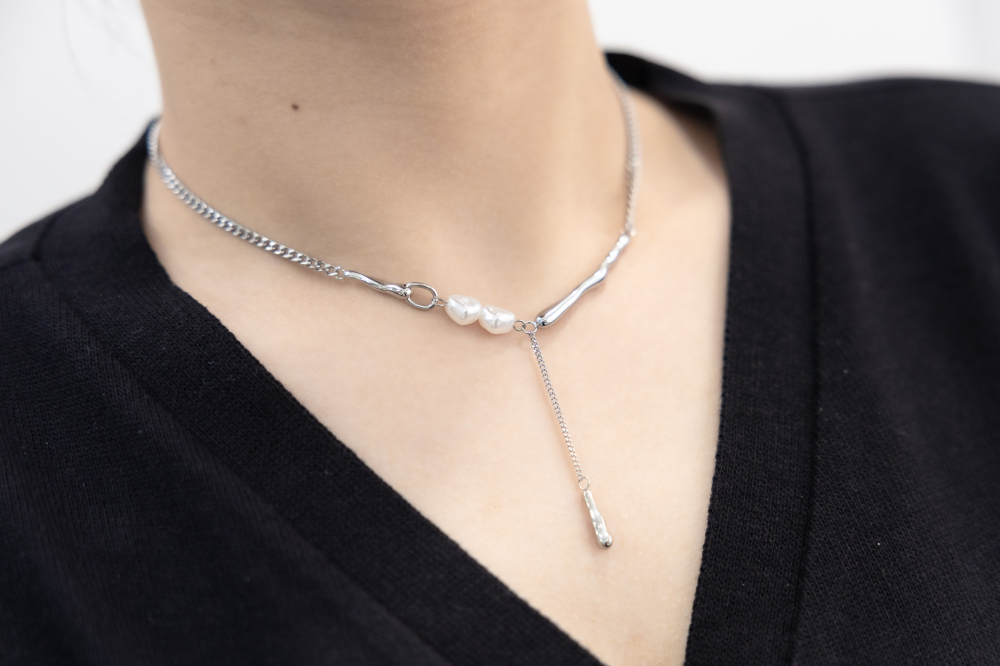 목걸이 小珍珠固定式短Y字鍊墜小柱體喜平鍊 / 銀色