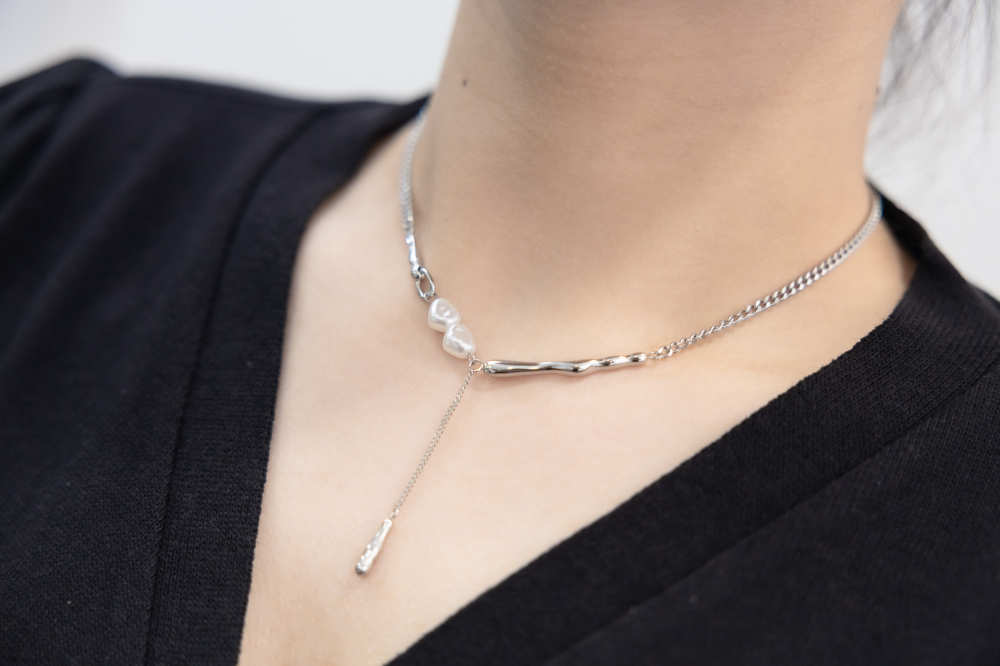 목걸이 小珍珠固定式短Y字鍊墜小柱體喜平鍊 / 銀色
