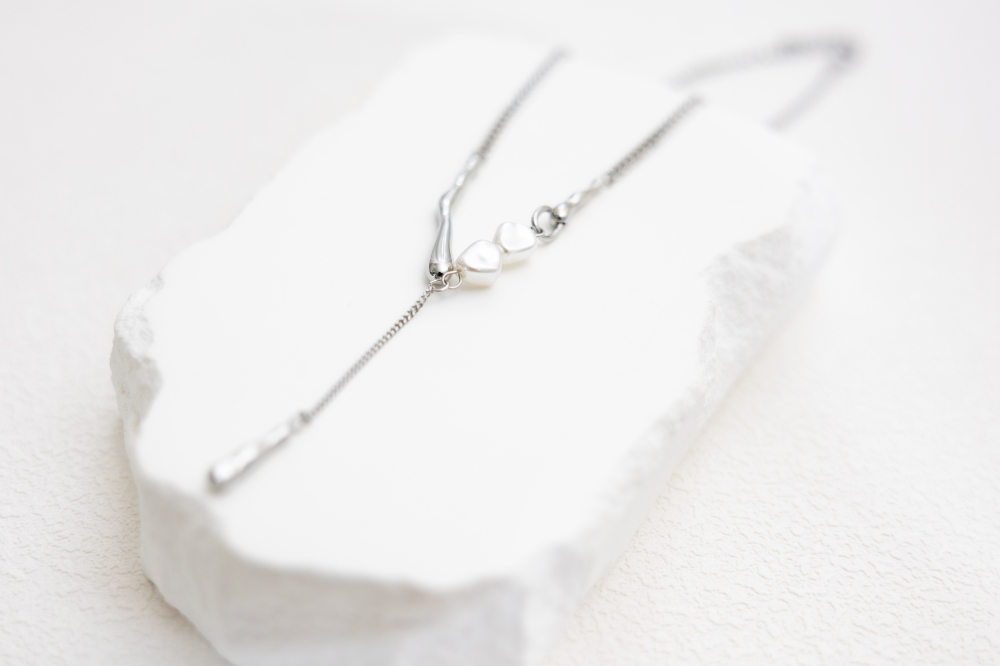 목걸이 小珍珠固定式短Y字鍊墜小柱體喜平鍊 / 銀色