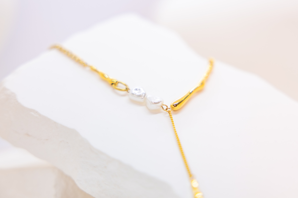 목걸이 小珍珠固定式短Y字鍊墜小柱體喜平鍊 / 金色