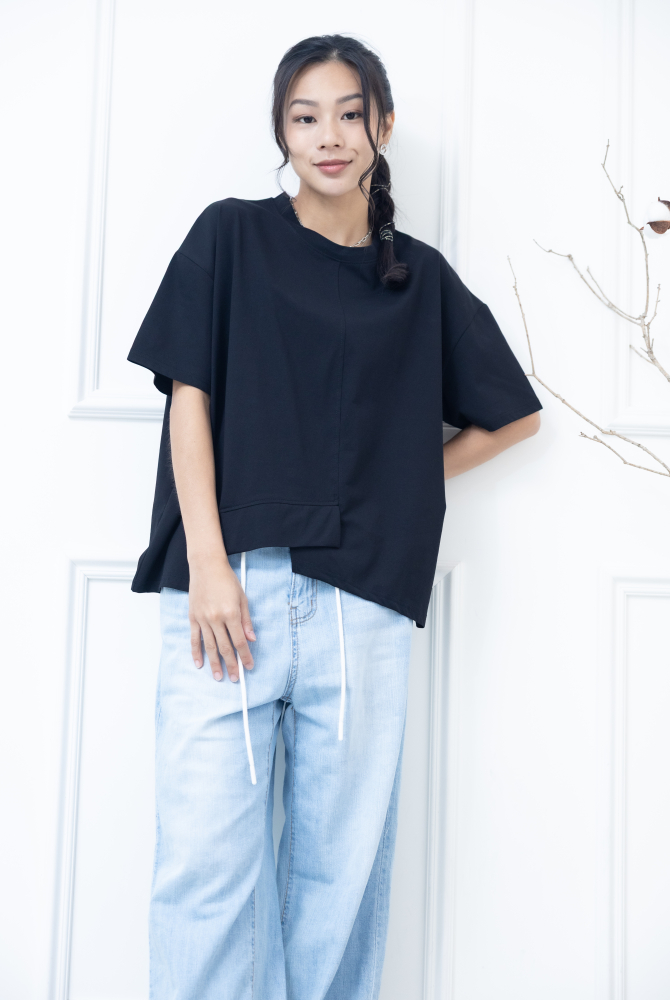반팔 下擺造型絣接上衣 / 黑色