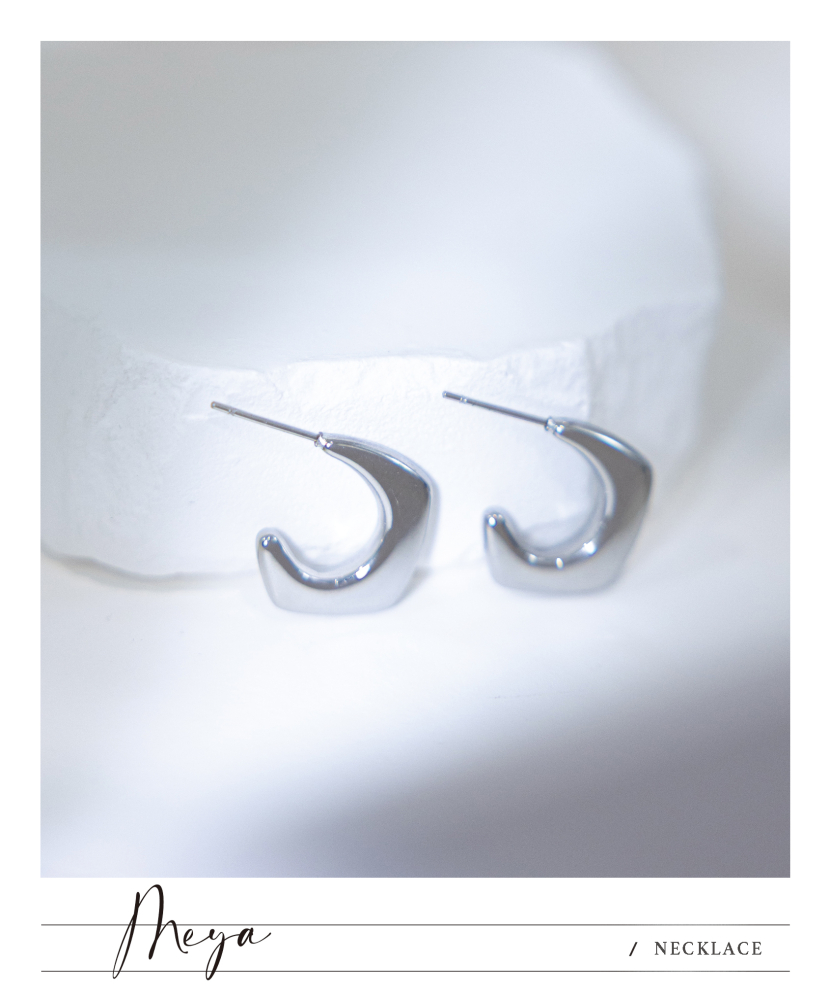 귀걸이 粗扁不規則半圓弧耳環 / 銀色