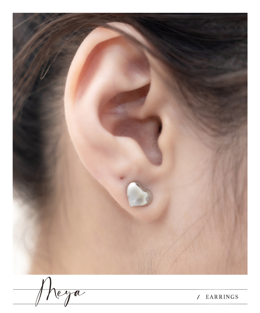 귀걸이 前凸後平小愛心耳環 / 銀色