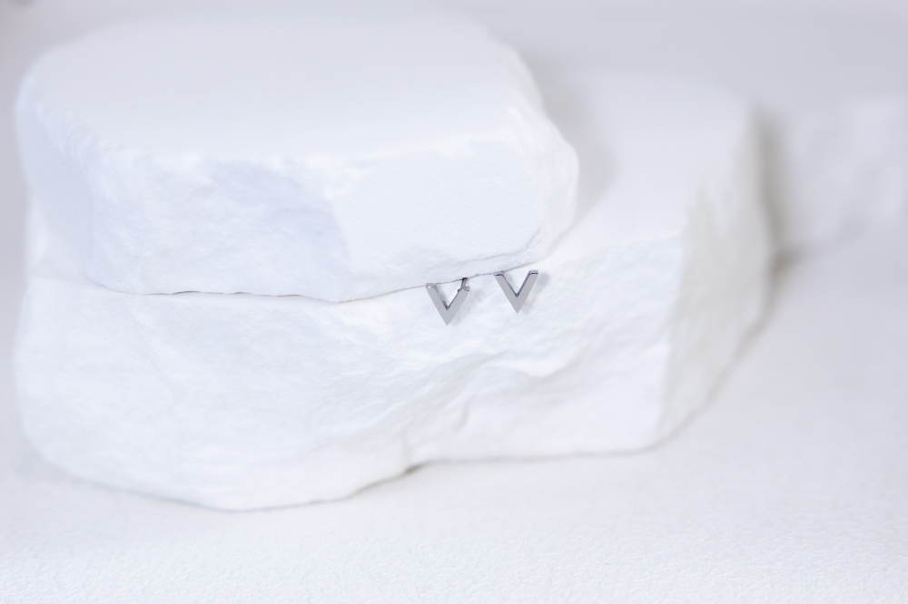 귀걸이 立體Ｖ字耳環 / 銀色