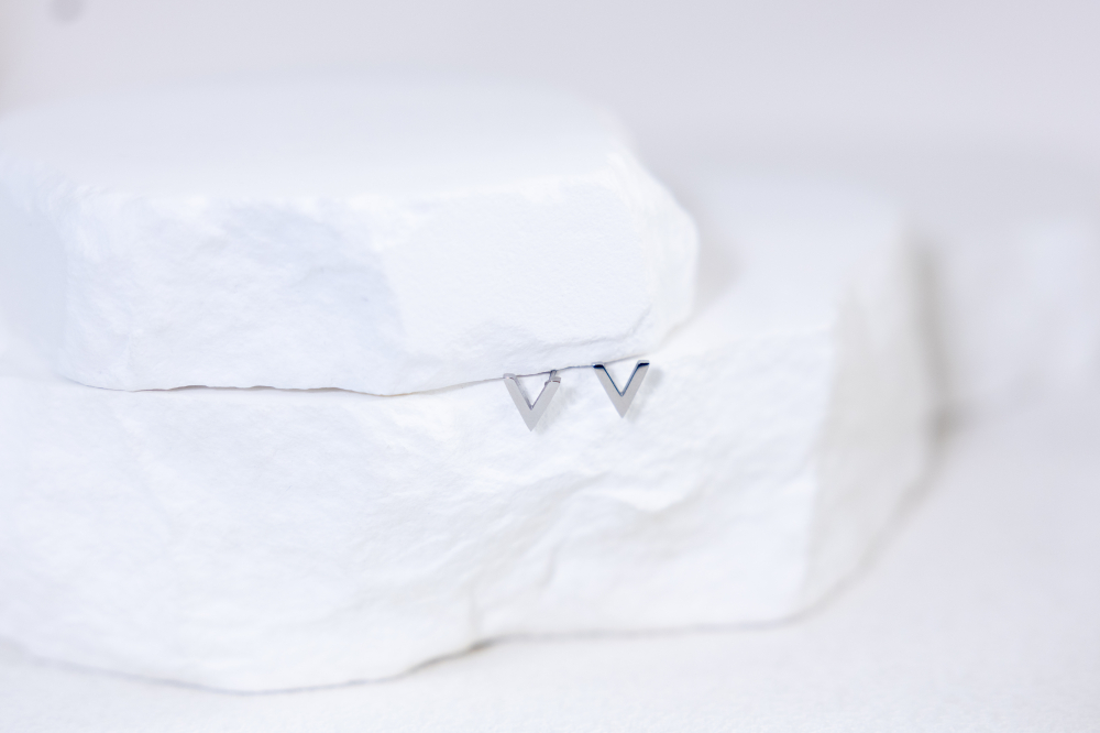 귀걸이 立體Ｖ字耳環 / 銀色