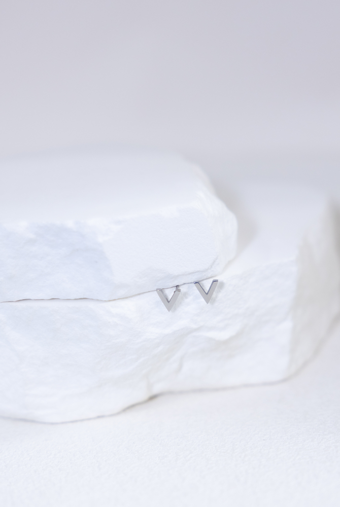 귀걸이 立體Ｖ字耳環 / 銀色