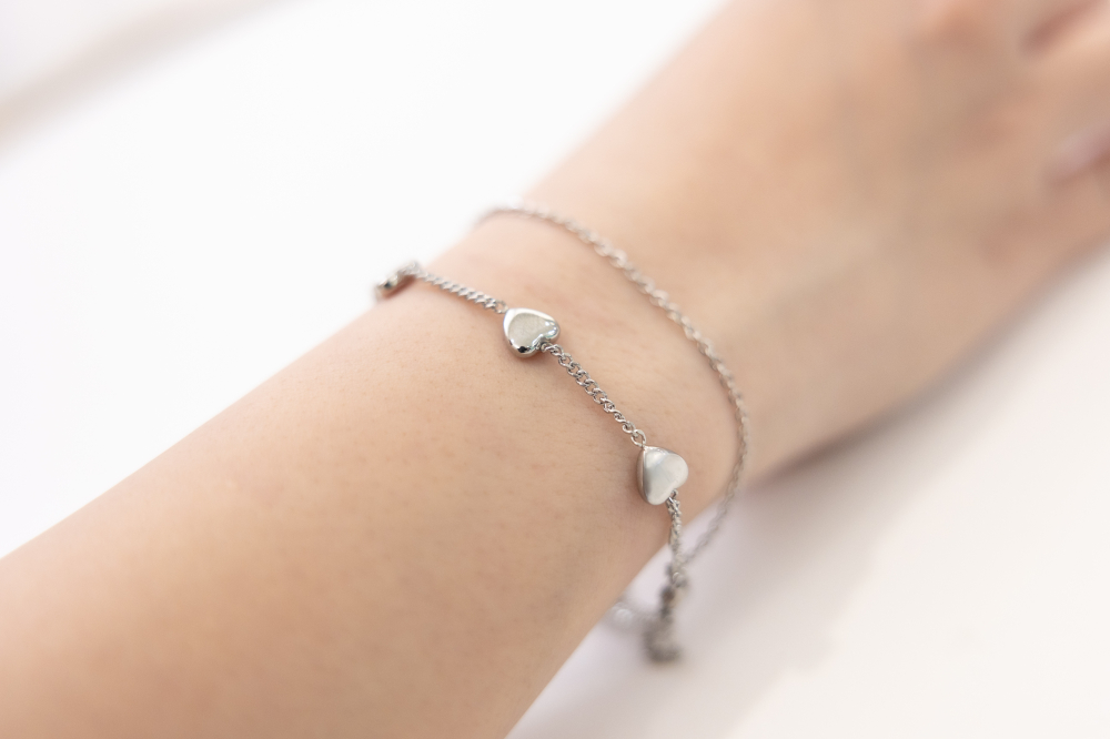 팔찌 喜平鍊間隔立體愛心雙層鍊 / 銀色