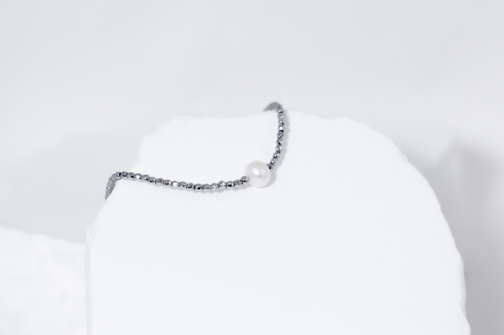 팔찌 不規則圓珠單顆珍珠彈性繩手鍊 / 銀色