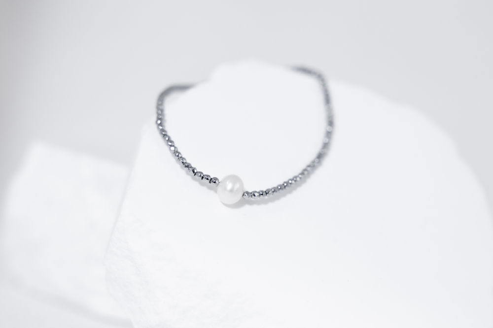 팔찌 不規則圓珠單顆珍珠彈性繩手鍊 / 銀色