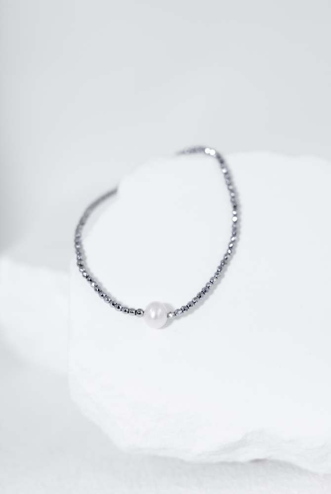 팔찌 不規則圓珠單顆珍珠彈性繩手鍊 / 銀色