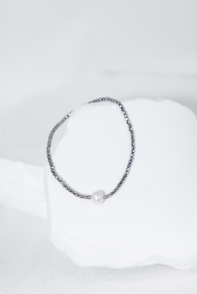 팔찌 不規則圓珠單顆珍珠彈性繩手鍊 / 銀色