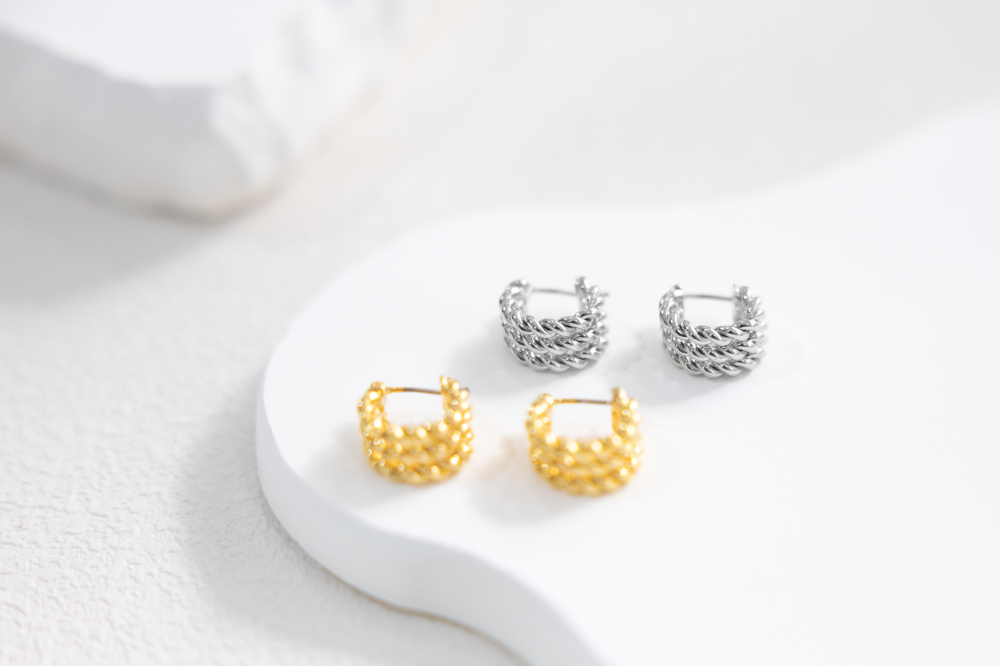 귀걸이 麻花圈圈型耳環 / 銀色