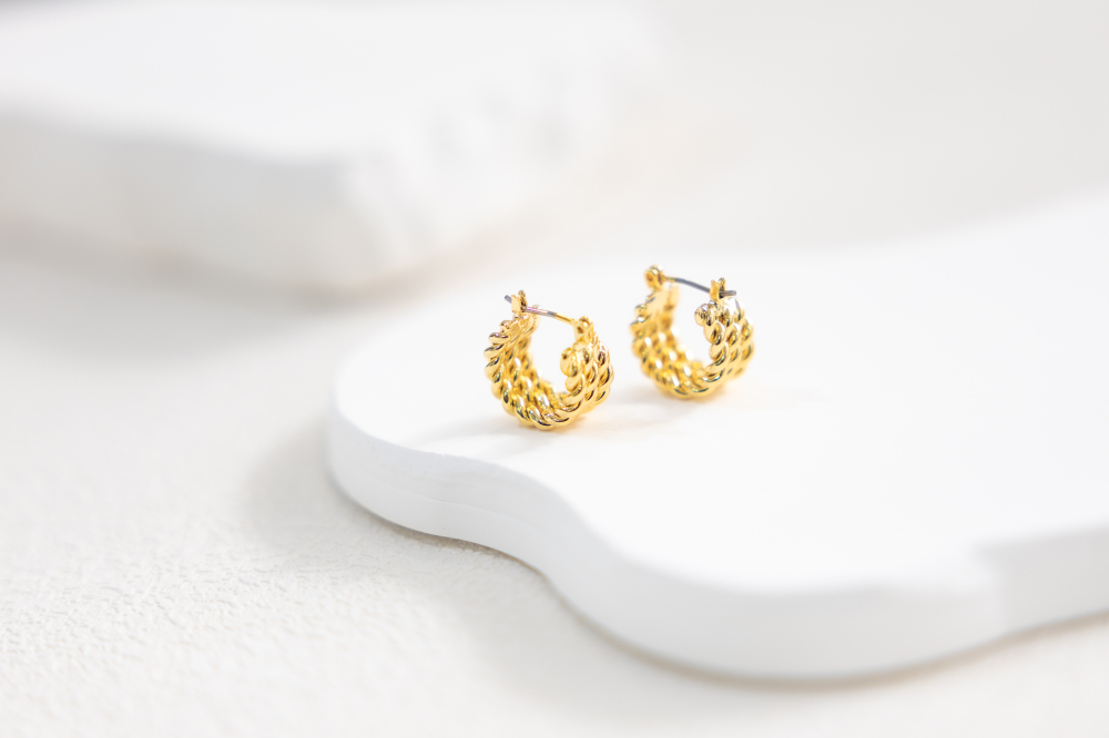 귀걸이 麻花圈圈型耳環 / 金色