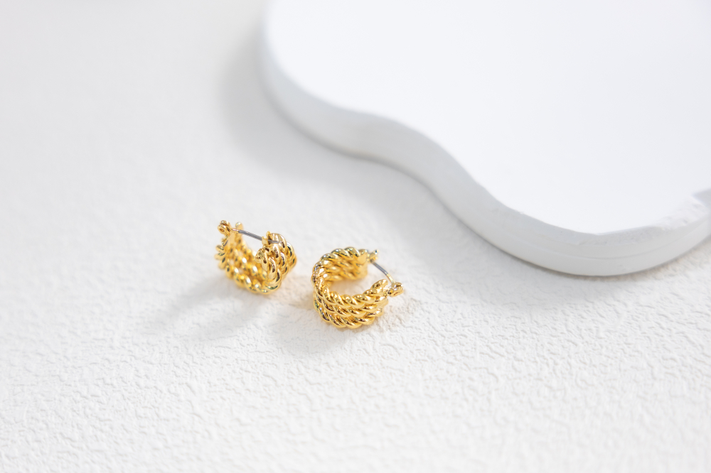 귀걸이 麻花圈圈型耳環 / 金色