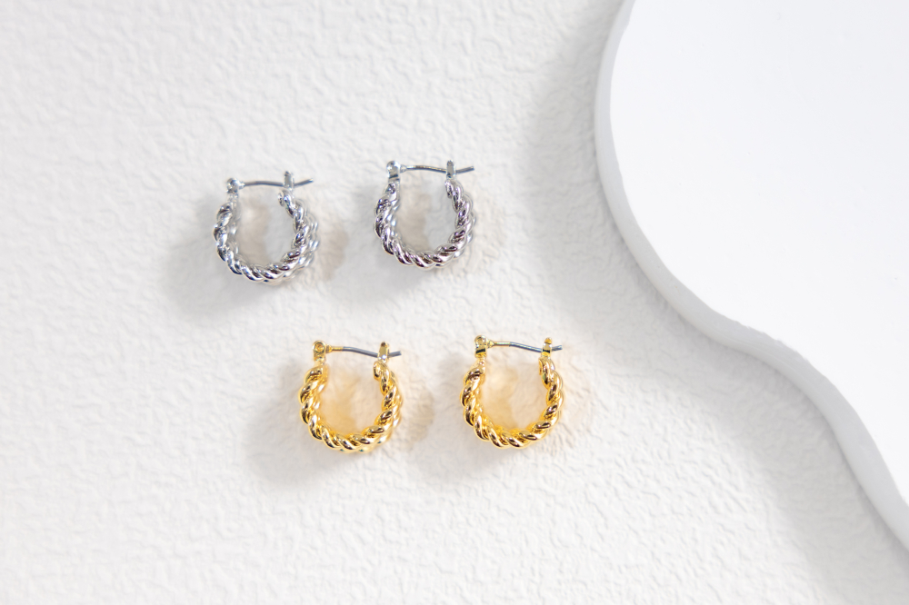 귀걸이 麻花圈圈型耳環 / 金色