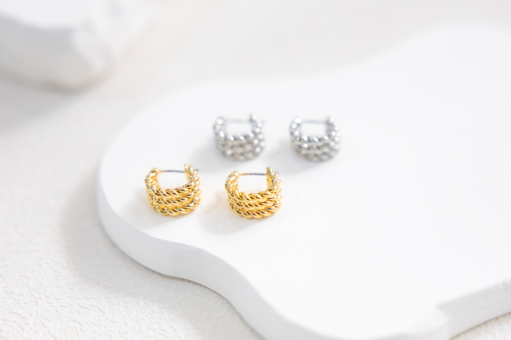 귀걸이 麻花圈圈型耳環 / 金色