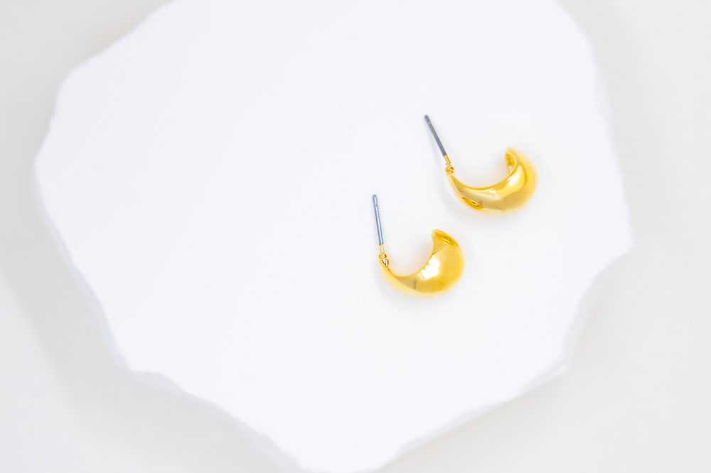 귀걸이 寬版彎曲月亮耳環 / 金色