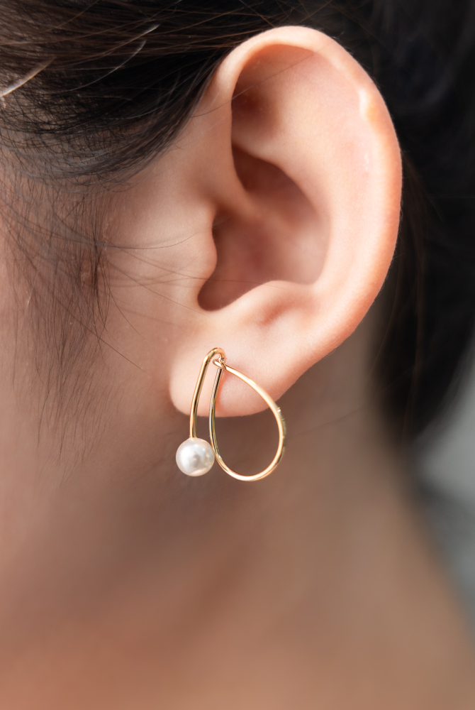 귀걸이 細空心水滴珍珠耳環 / 金色