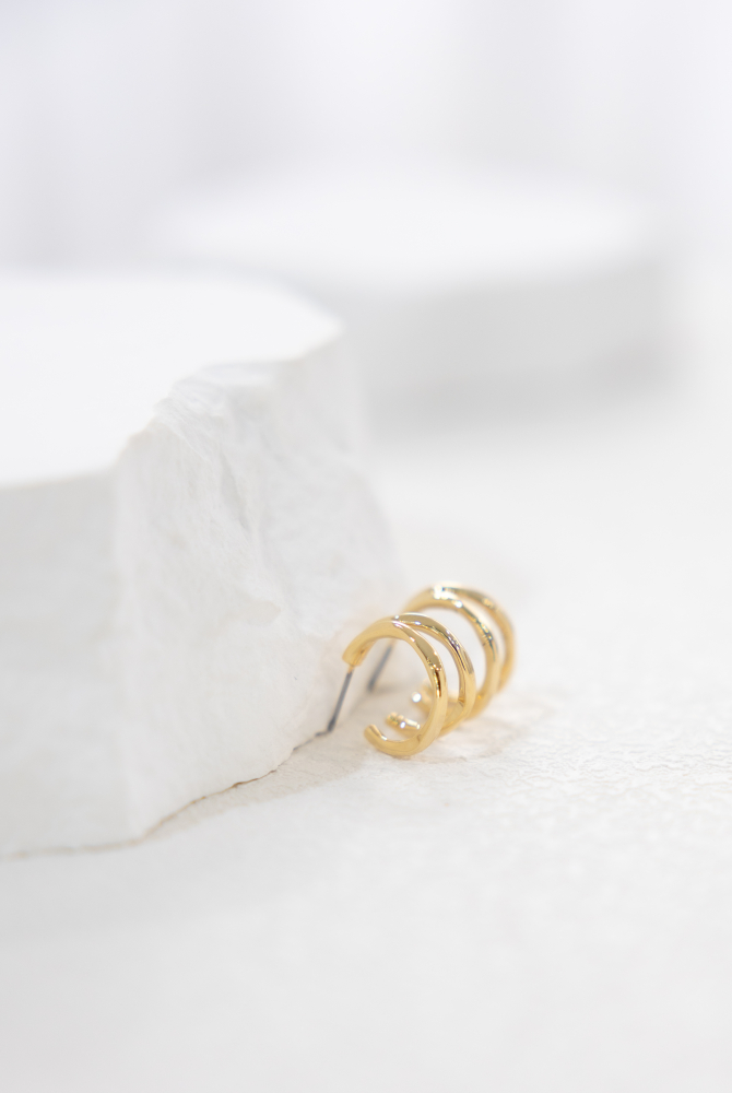 귀걸이 上窄下寬細圓弧耳環 / 金色