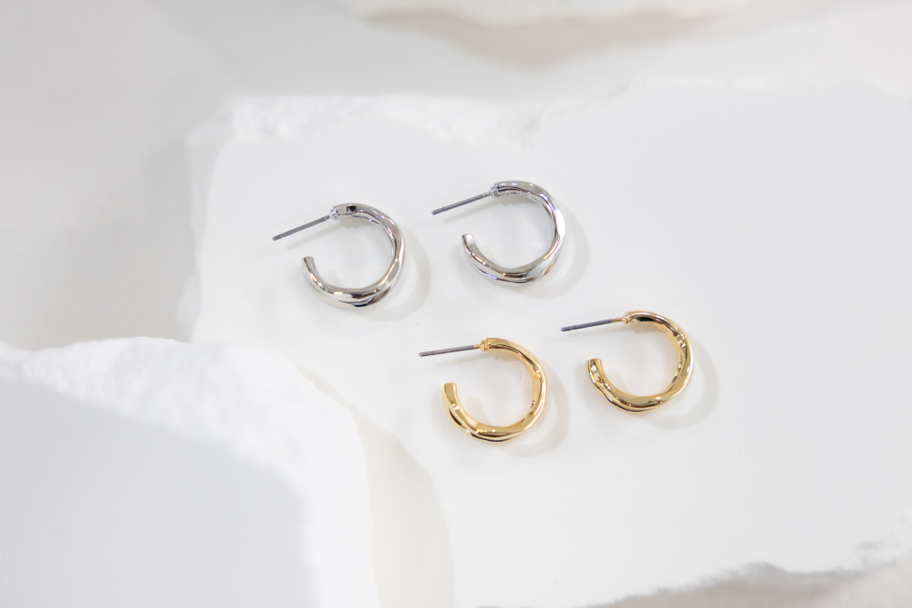 귀걸이 上窄下寬細圓弧耳環 / 金色