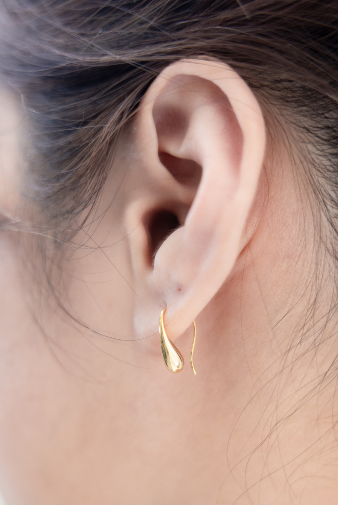귀걸이 細小水滴勾式耳環 / 金色