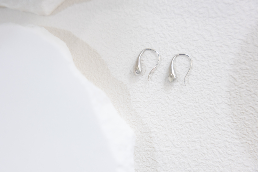 귀걸이 細小水滴勾式耳環 / 金色