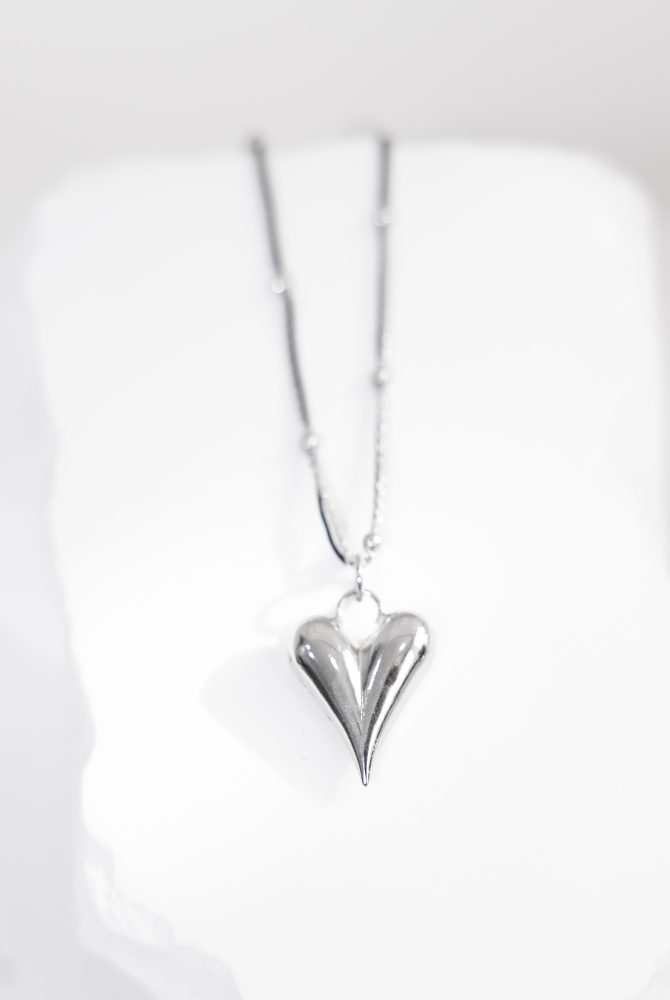 목걸이 黑繩小豆鍊綴立體大愛心項鍊 / 銀色