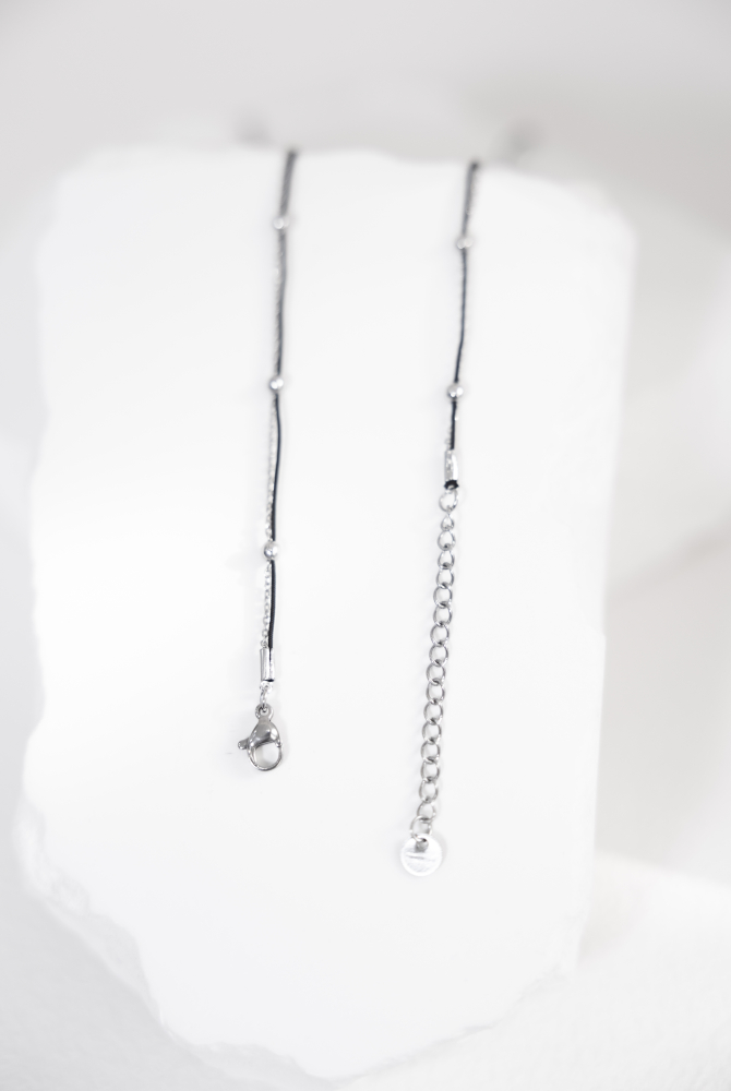 목걸이 黑繩小豆鍊綴立體大愛心項鍊 / 銀色