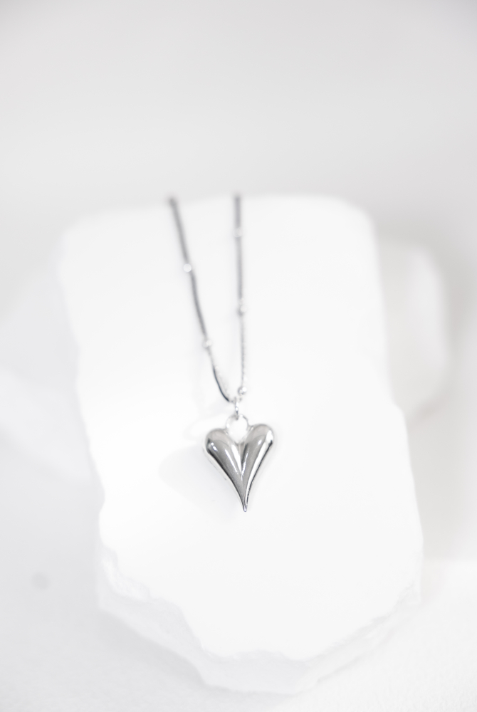 목걸이 黑繩小豆鍊綴立體大愛心項鍊 / 銀色