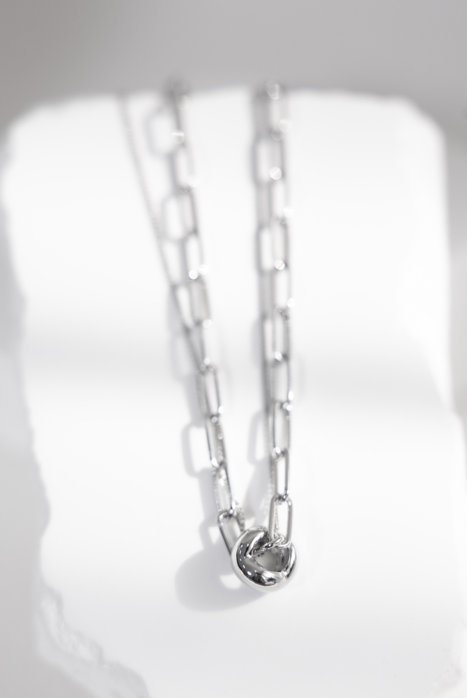 목걸이 甜甜圈狀圓圈束起雙層鍊 / 銀色