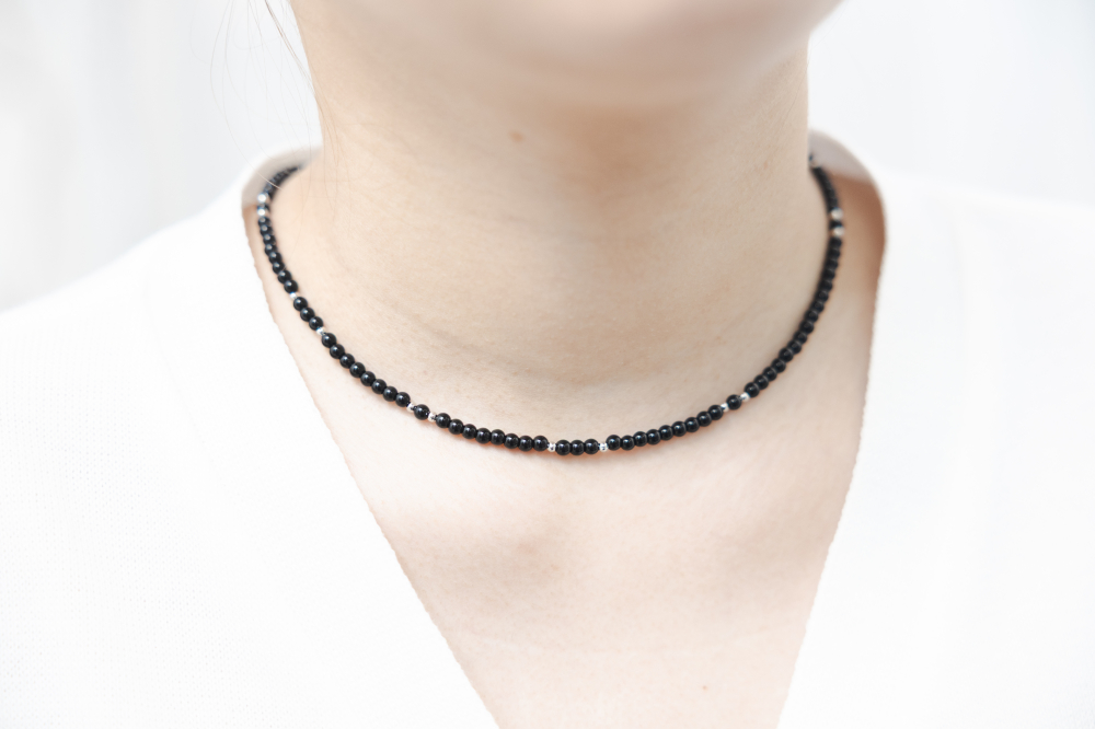 목걸이 瑪瑙圓珠間隔銀色小圓珠項鍊 / 黑色