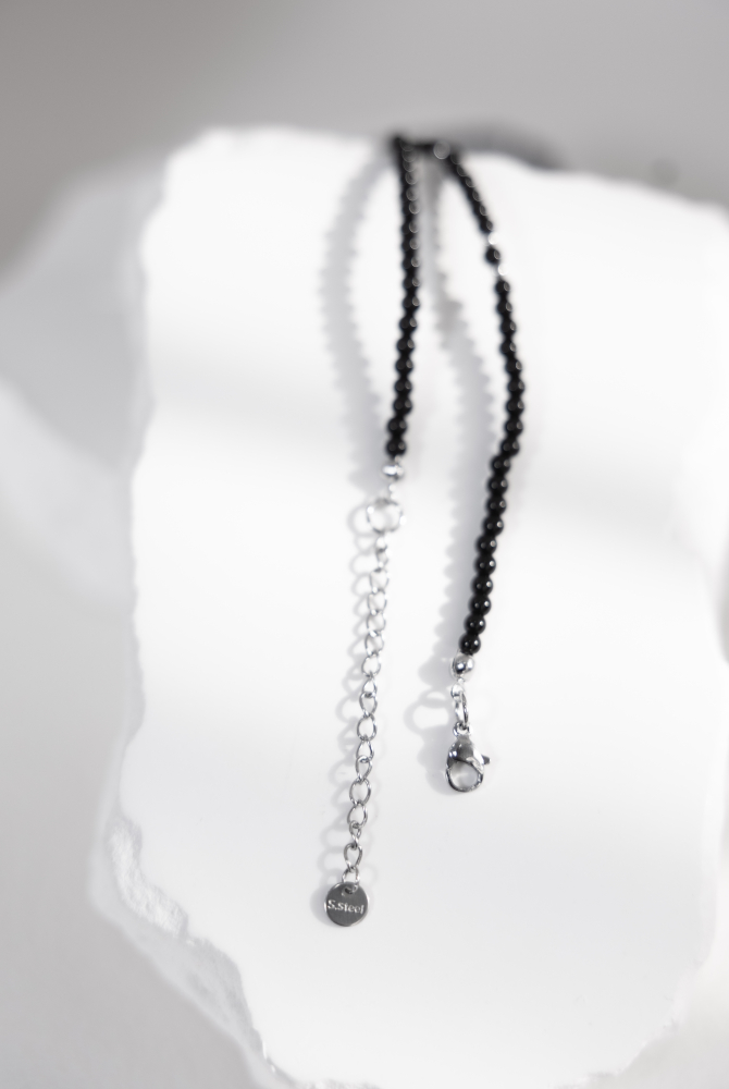 목걸이 瑪瑙圓珠間隔銀色小圓珠項鍊 / 黑色