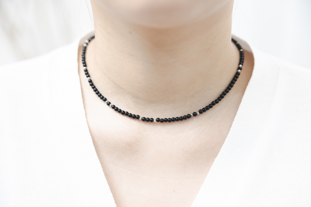목걸이 瑪瑙圓珠間隔銀色小圓珠項鍊 / 黑色