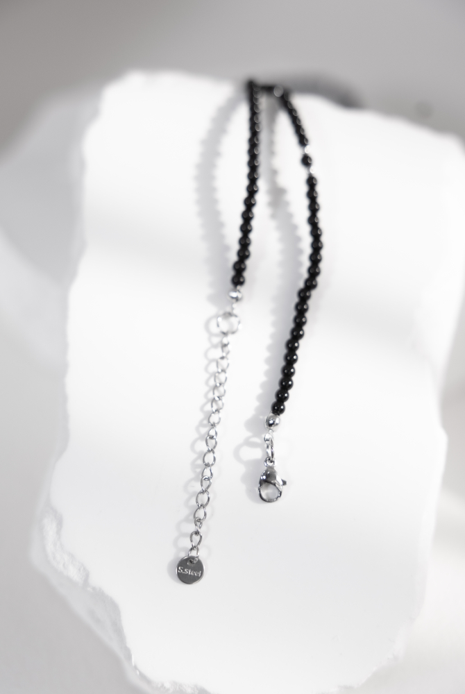 목걸이 瑪瑙圓珠間隔銀色小圓珠項鍊 / 黑色