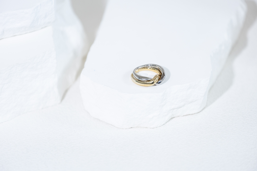 반지 金銀雙色環相扣扭曲造型戒指