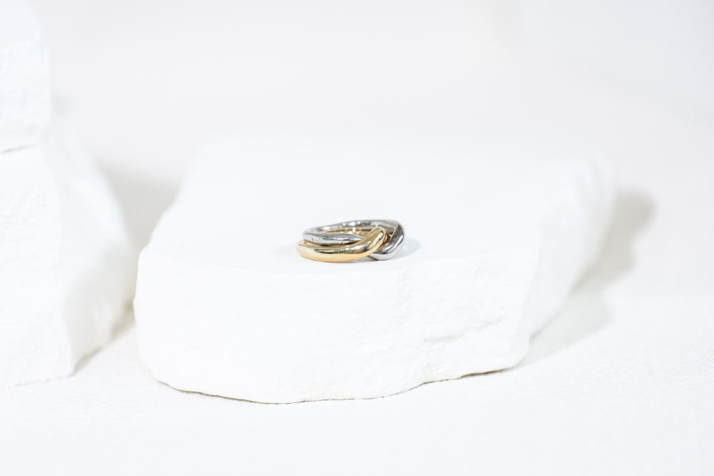 반지 金銀雙色環相扣扭曲造型戒指