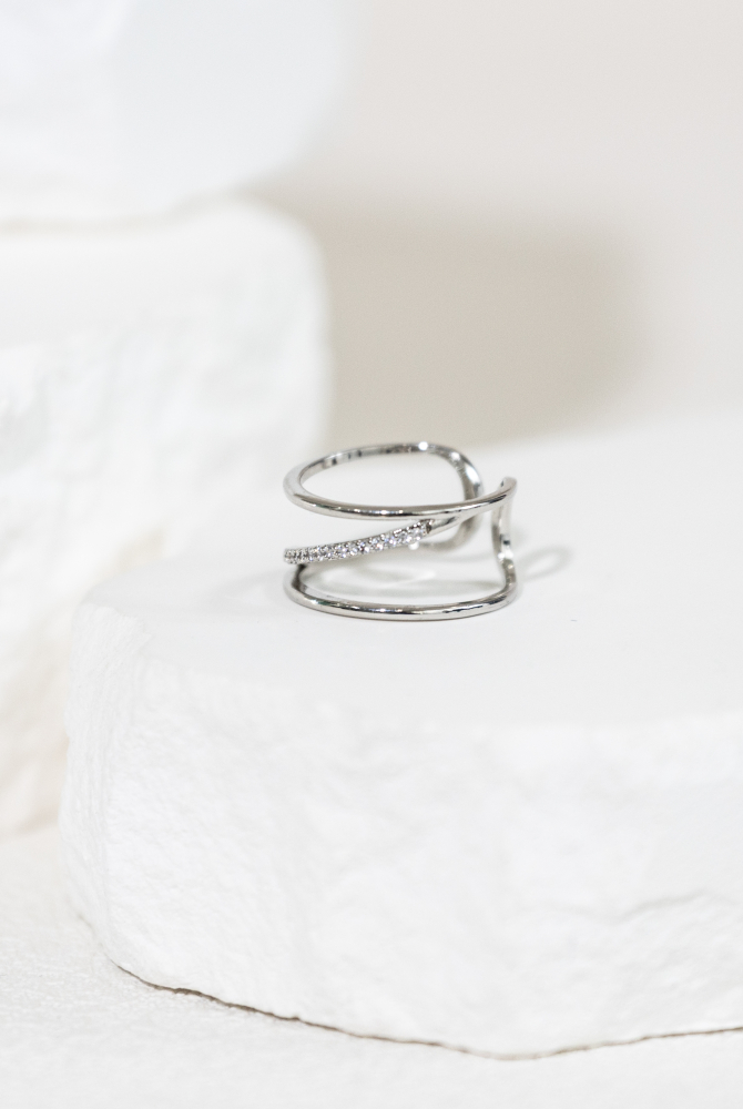 반지  雙層中間斜線多顆小鋯石開口式戒指 / 銀色