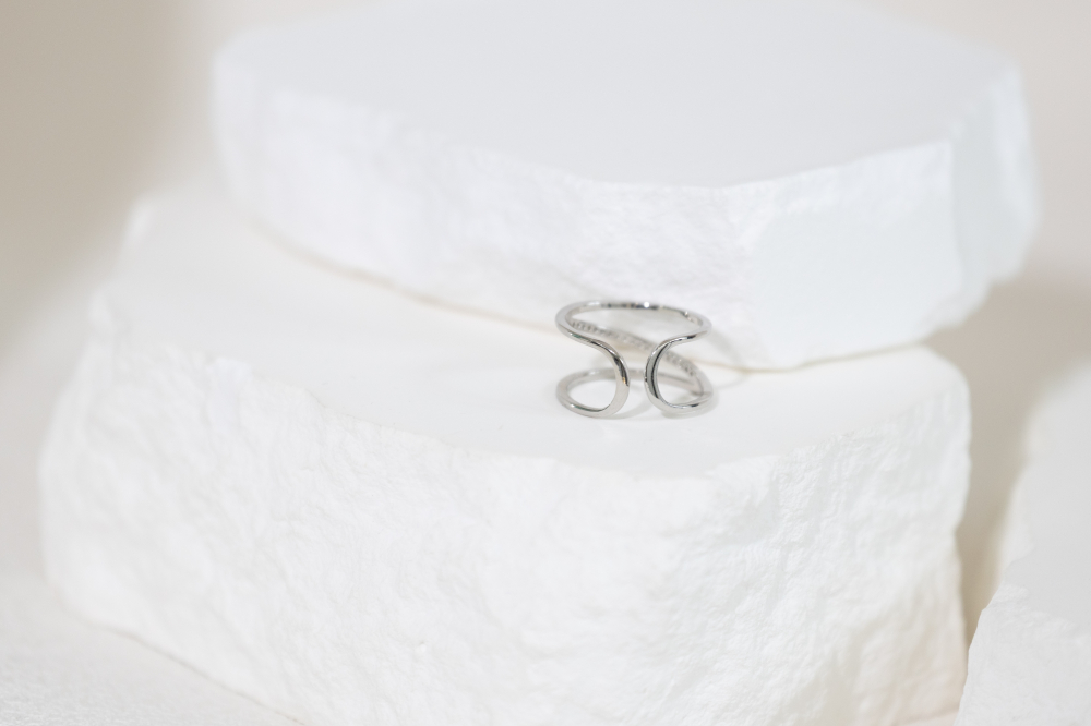 반지  雙層中間斜線多顆小鋯石開口式戒指 / 銀色