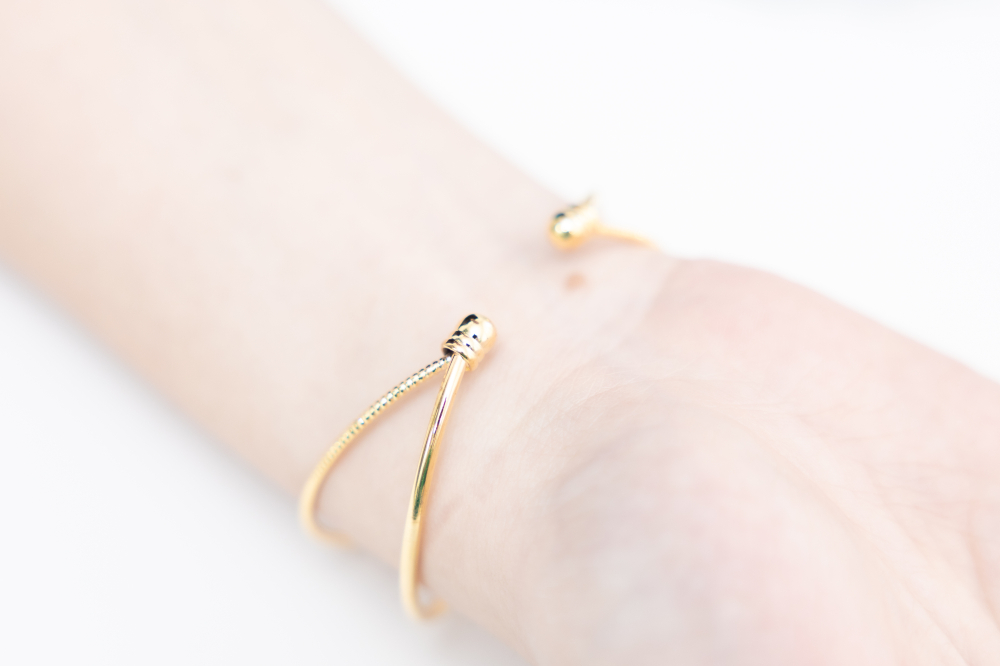 팔찌 細條交叉螺旋造型開口式手環 / 金色