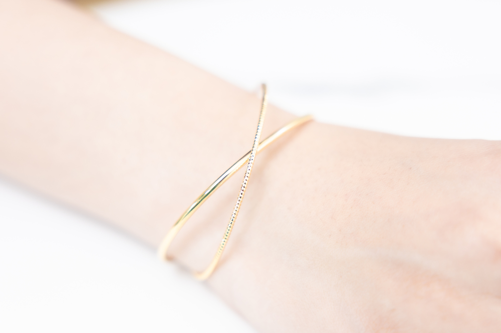 팔찌 細條交叉螺旋造型開口式手環 / 金色
