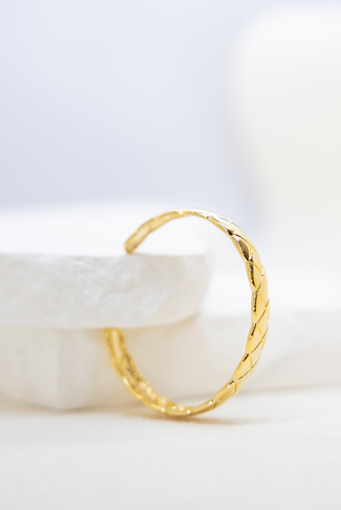 팔찌 菱格線分割開口式手環 / 金色