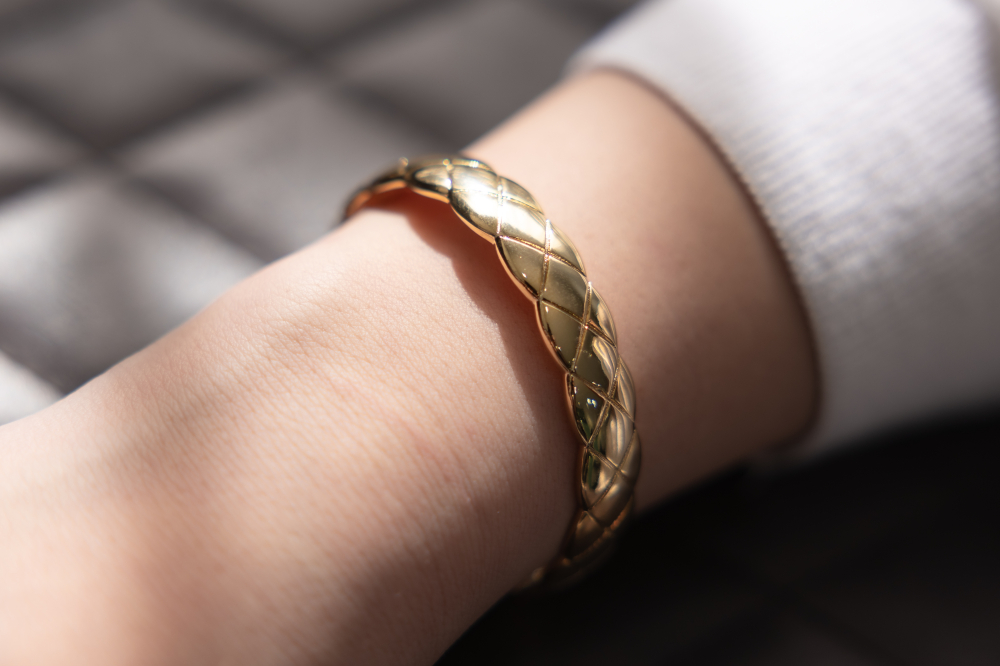 팔찌 菱格線分割開口式手環 / 金色