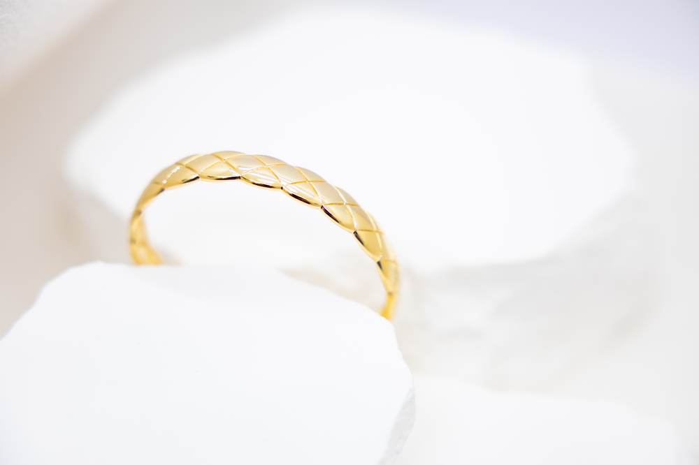 팔찌 菱格線分割開口式手環 / 金色