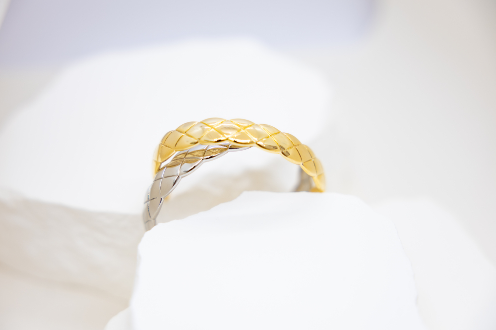 팔찌 菱格線分割開口式手環 / 金色