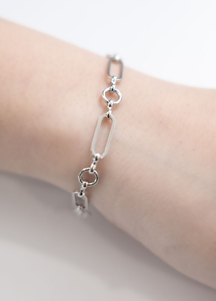 팔찌 橢圓形小圓形手鍊 / 銀色