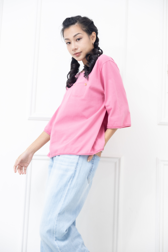 긴팔 左胸小口袋兩顆鈕扣寬版上衣 / 粉色