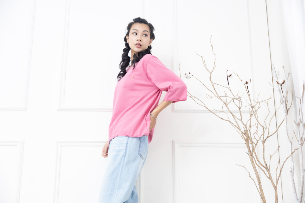 긴팔 左胸小口袋兩顆鈕扣寬版上衣 / 粉色