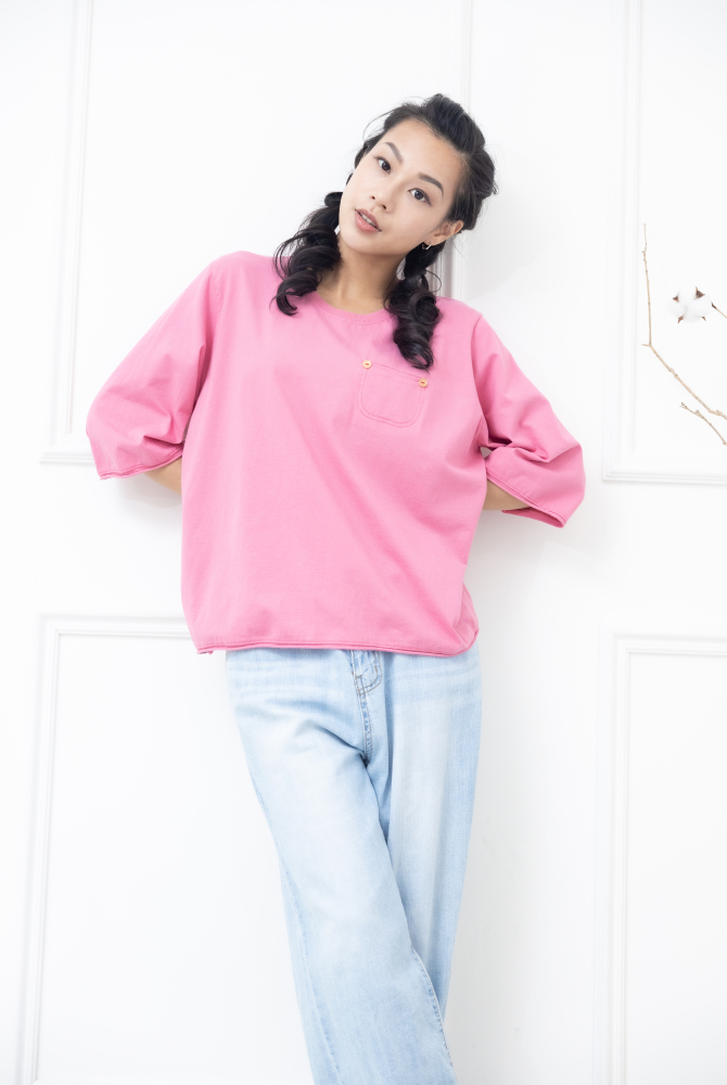 긴팔 左胸小口袋兩顆鈕扣寬版上衣 / 粉色