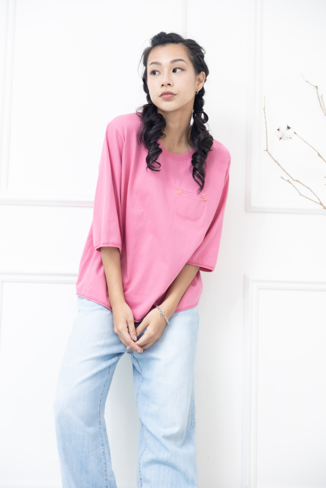 긴팔 左胸小口袋兩顆鈕扣寬版上衣 / 粉色